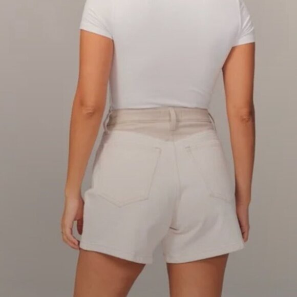 Abercrombie & Fitch The Dad Short High Rise White Faux Leather Denim 27/4 - Picture 2 of 13